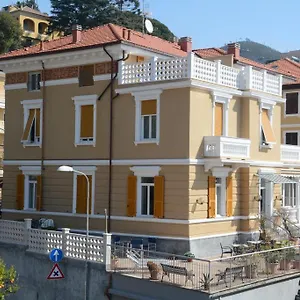 Ines 2*, Varazze Italia