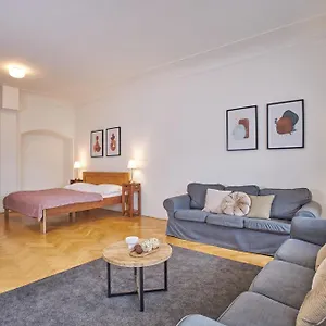 Hotel apartamentowy Charles Bridge, Praga